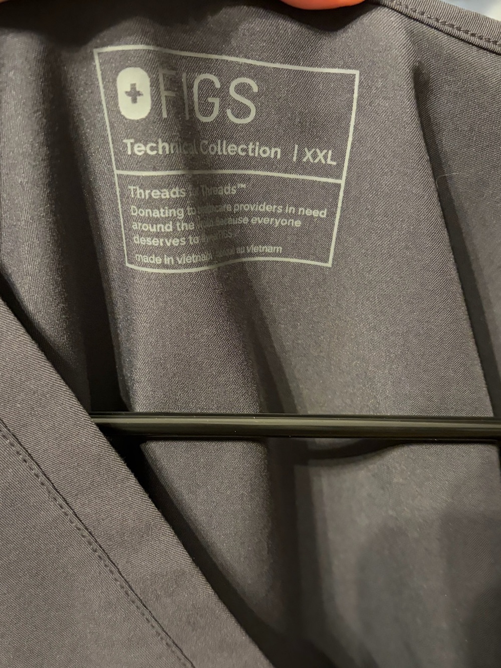 FIGS Technical Collection XXL charcoal V-Neck Scrub Top - Picture 3 of 3